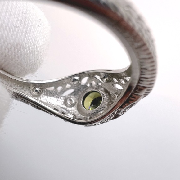 .925 Sterling Silver Vintage Inspired Simulated Peridot Cz Ring - Picture 16 of 17